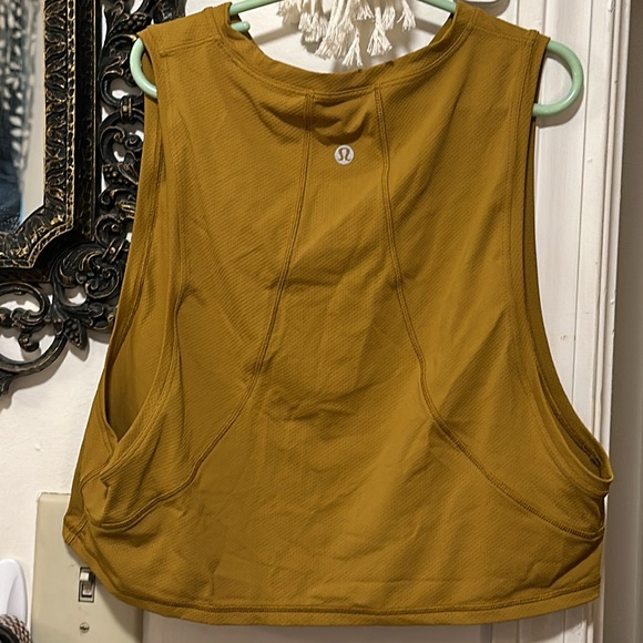 Lululemon crop tank - Picture 2 of 2